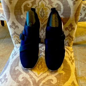 Mens NWT FitFlop Flexknit V Strap poly/nylon sneakers size 11 Midnight Navy